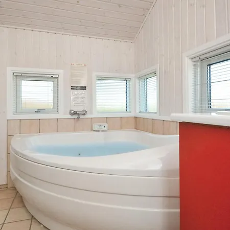 Three-bedroom In Hébergement de vacances Hejls